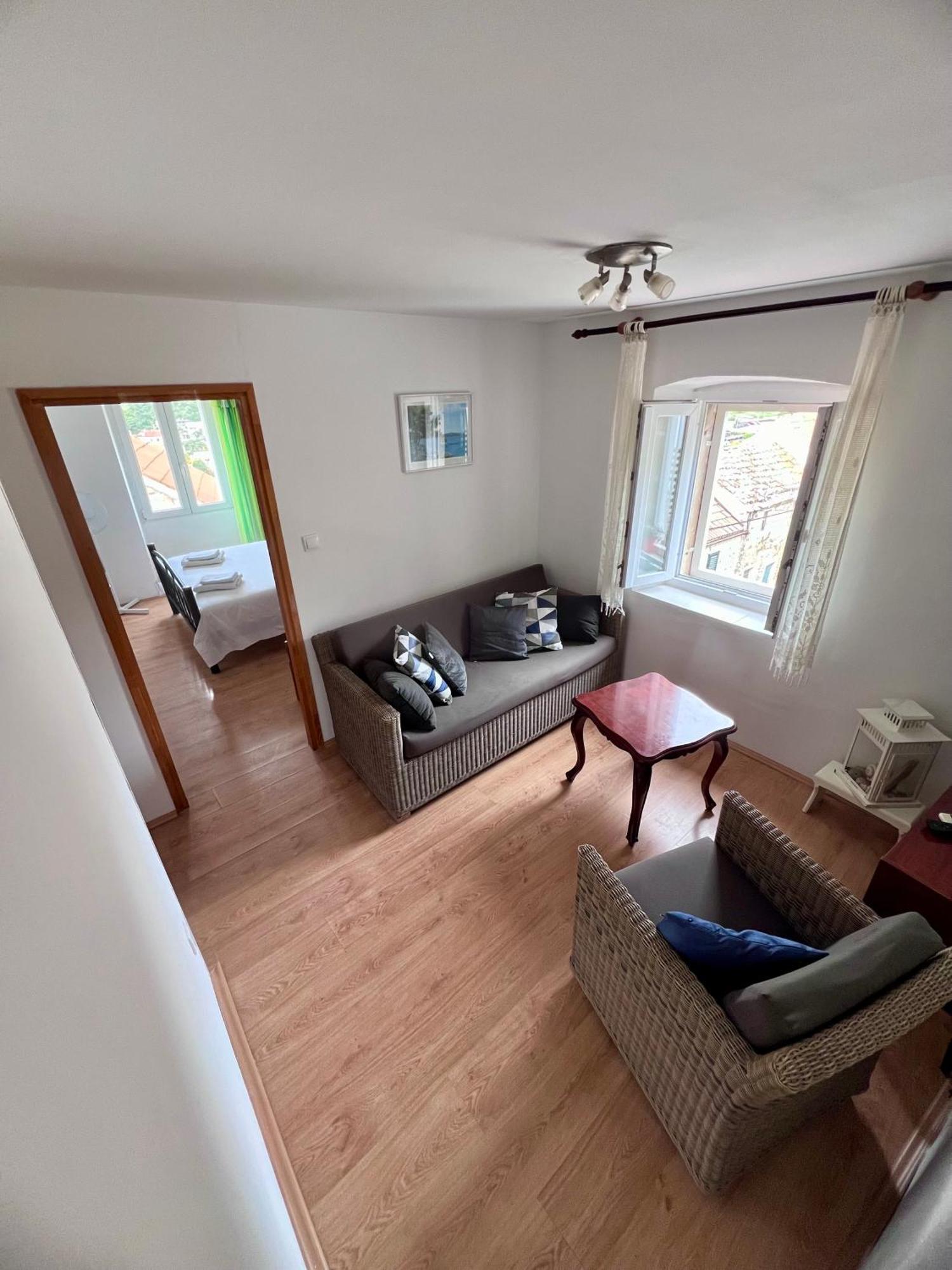 Apartments Tudor Nikola Хвар Екстер'єр фото